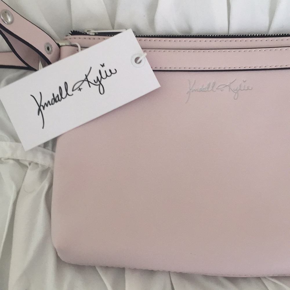 Kendal and Kylie clutch!